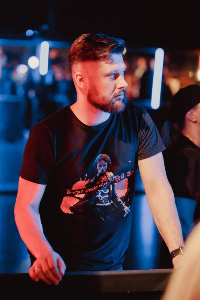 Дмитрий Попов